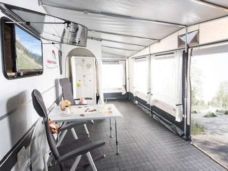 ホテルMietwohnwagen Insel Usedom ゼーバート・ヘリングスドルフ エクステリア 写真