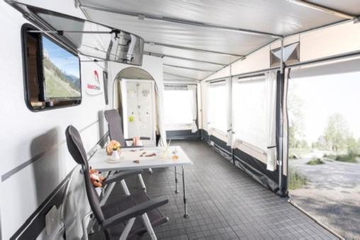 ホテルMietwohnwagen Insel Usedom ゼーバート・ヘリングスドルフ エクステリア 写真